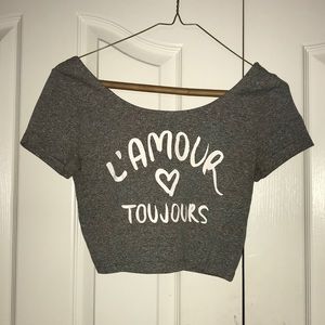 Women’s cropped mid drift t-shirt size small